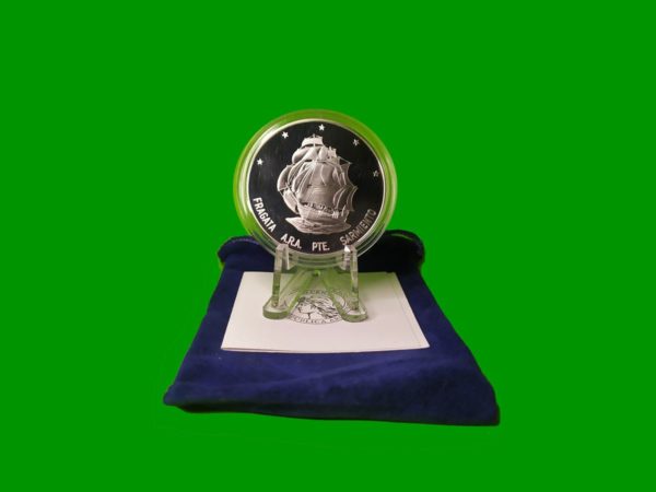 MONEDA PROOF,
  FRAGATA SARMIENTO, VERSION 3, ARGENTINA ENCUENTRO DE DOS MUNDOS, AÑO 2002,
  CON CERTIFICADO, ESTADO UNC.-